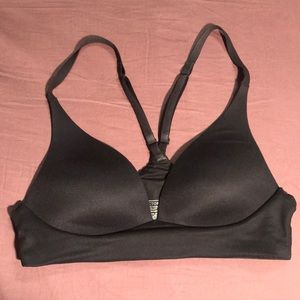 Victoria’s Secret Body Lightly Lined Plunge 32B